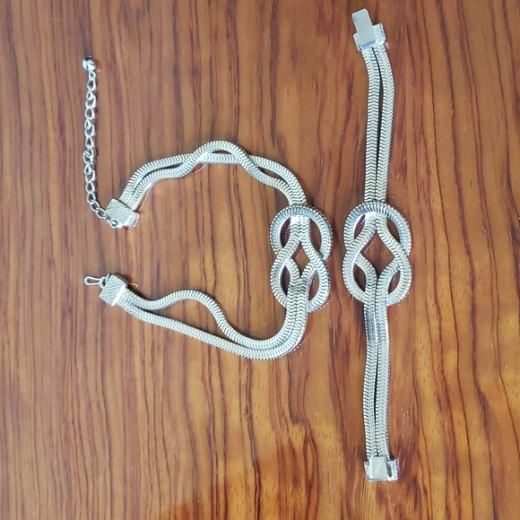 Vintage Castlecliff Beautiful Silver Necklace and Bracelet Set.  - Picture 11 of 14